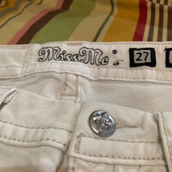 Miss Me Women's Shorts White Distressed Rhinestone Pockets Sz 27 (30 measured) - Picture 11 of 15